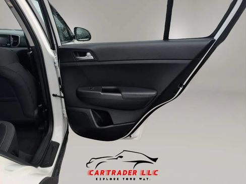 Used 2018 Kia Sportage LX AWD/4WD image 17