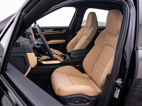New 2026 Porsche Cayenne AWD/4WD image 5