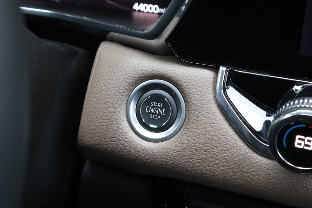 Certified 2025 GMC Canyon Denali AWD/4WD image 30