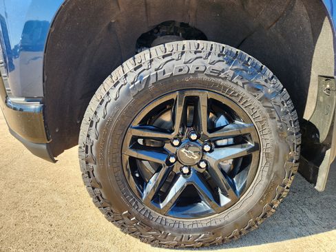 Used 2021 Chevrolet Silverado 1500 LT Trail Boss w/ Convenience Package II image 11