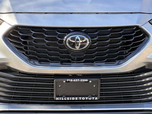Used 2024 Toyota Highlander XSE image 8