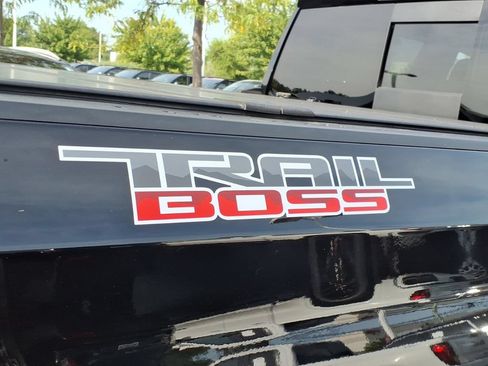Certified 2022 Chevrolet Silverado 1500 LT Trail Boss w/ Convenience Package II AWD/4WD image 12