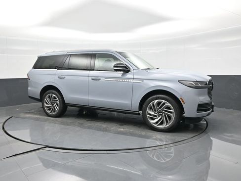 New 2025 Lincoln Navigator Reserve image 10