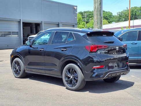 Used 2024 Buick Encore GX Sport Touring AWD/4WD image 2