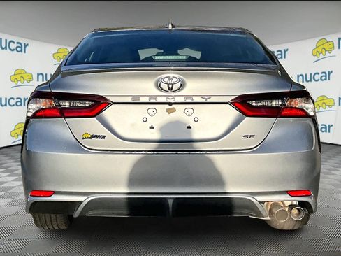 Used 2024 Toyota Camry SE image 5