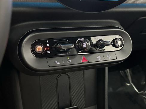 Certified 2025 MINI Cooper 2-Door Hardtop image 20