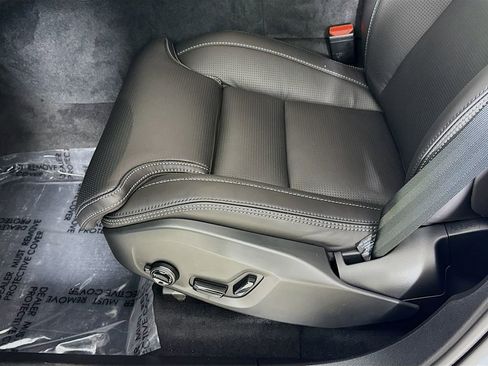 New 2026 Volvo XC60 T8 Ultra w/ Climate Package PRO image 20