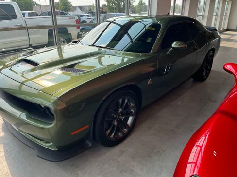 Used 2021 Dodge Challenger R/T Scat Pack RWD image 3