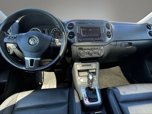 Used 2017 Volkswagen Tiguan Wolfsburg Edition AWD/4WD image 7