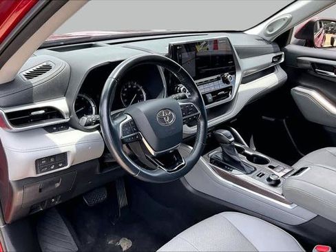 Used 2021 Toyota Highlander Platinum AWD/4WD image 18