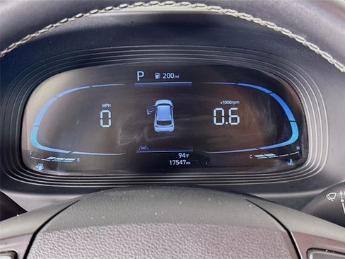 Certified 2023 Hyundai Venue Limited w/ Cargo Package FWD image 13