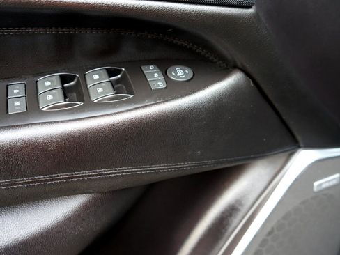 Used 2020 Cadillac Escalade Luxury image 12