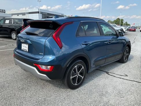 Used 2024 Kia Niro EX FWD image 23