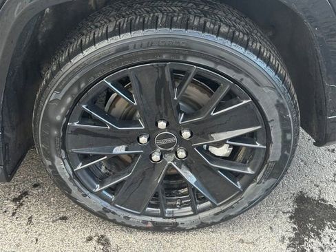 Used 2024 Jeep Wagoneer Launch Edition image 11