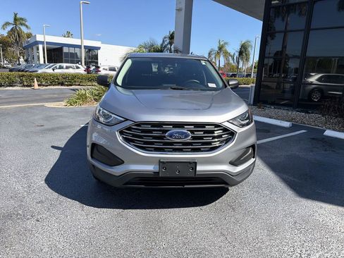 Used 2021 Ford Edge SE image 2