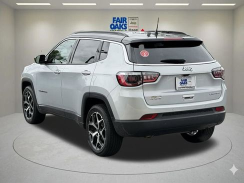 Used 2025 Jeep Compass Limited AWD/4WD image 9