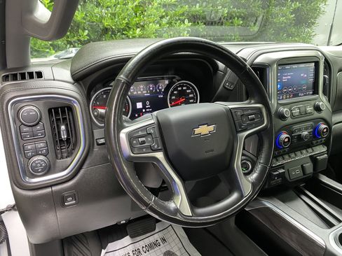 Used 2022 Chevrolet Silverado 2500 LTZ w/ LTZ Premium Package AWD/4WD image 17