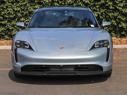 Used 2022 Porsche Taycan RWD image 2