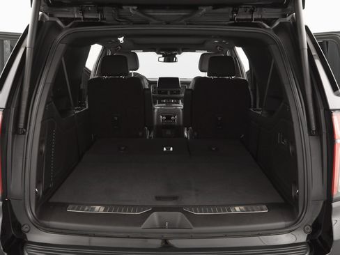 Used 2023 Chevrolet Suburban RST image 30