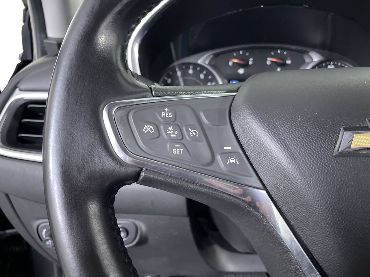Used 2020 Chevrolet Equinox LT AWD/4WD image 27
