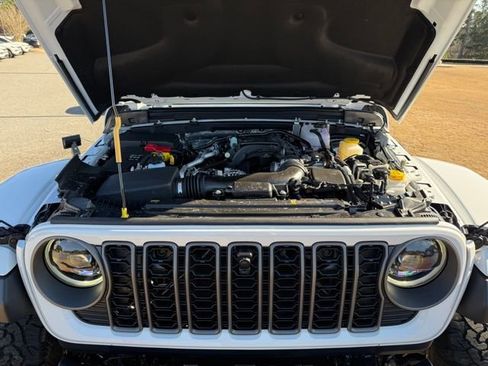 New 2026 Jeep Wrangler Unlimited Rubicon w/ Safety Group image 33