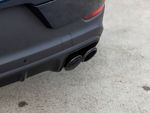 Certified 2025 Porsche Cayenne Coupe AWD/4WD image 20