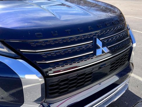 Used 2022 Mitsubishi Outlander SE image 26