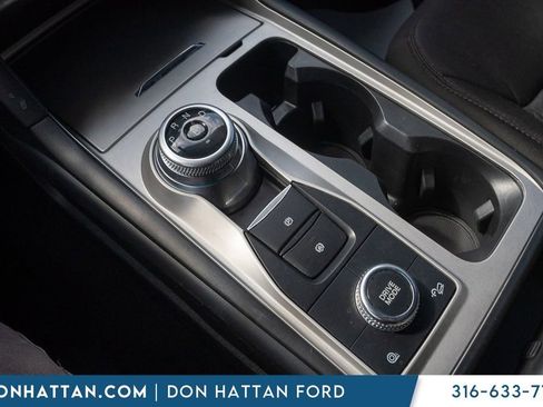 Used 2022 Ford Explorer XLT w/ Class IV Trailer Tow Package image 10