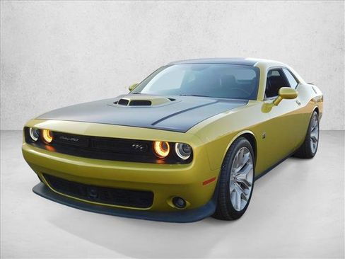 Used 2020 Dodge Challenger R/T Scat Pack RWD image 2