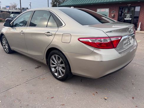 Used 2017 Toyota Camry XLE FWD image 12