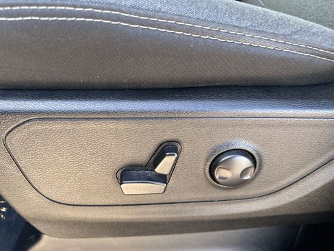 Used 2023 RAM 1500 Big Horn AWD/4WD image 14