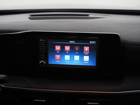 Used 2025 Nissan Kicks S FWD image 15
