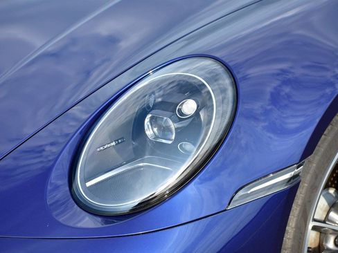 Used 2020 Porsche 911 Carrera image 38