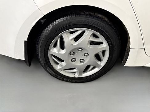 Used 2023 Toyota Corolla LE w/ Carpet Mat Package (TMS) FWD image 32