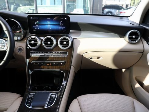Used 2022 Mercedes-Benz GLC 300 image 26