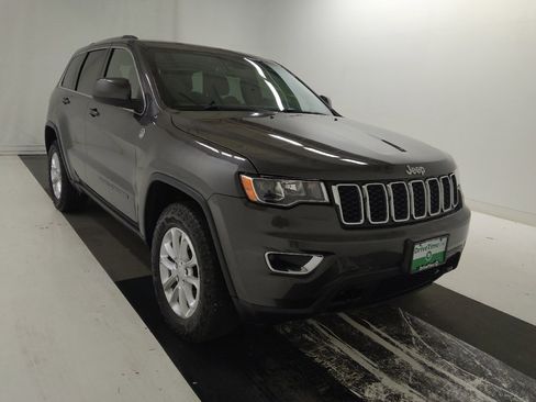 Used 2021 Jeep Grand Cherokee Laredo image 13