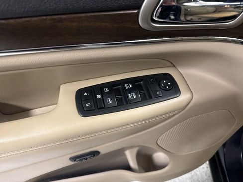 Used 2017 Jeep Grand Cherokee Limited w/ Trailer Tow Group IV image 20