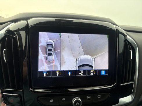 Used 2023 Chevrolet Traverse LT w/ LT Premium Package AWD/4WD image 19