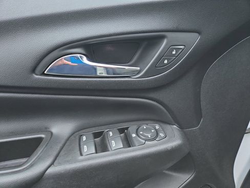 Used 2020 Chevrolet Equinox LT image 9