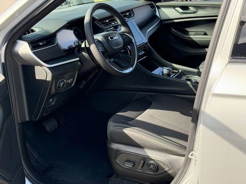 New 2026 Jeep Grand Cherokee Laredo X AWD/4WD image 10