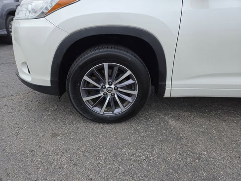 Used 2018 Toyota Highlander XLE image 38