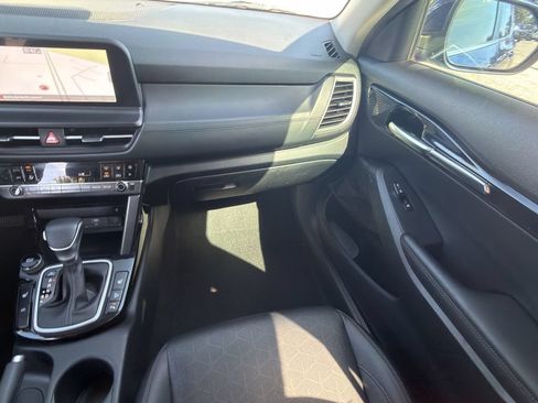 Certified 2025 Kia Seltos EX w/ EX Sunroof Package FWD image 16