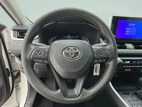 Used 2025 Toyota RAV4 LE AWD/4WD image 14