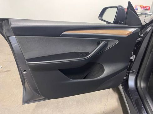 Used 2023 Tesla Model Y 2WD image 24