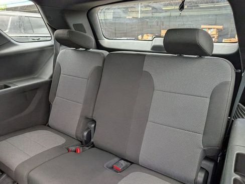 Used 2023 Chevrolet Traverse LT FWD image 6
