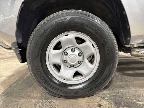 Used 2019 Toyota Tacoma SR w/ SR Convenience Package image 10