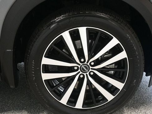 Used 2024 Nissan Pathfinder Platinum FWD image 21