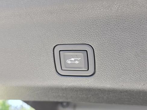 Used 2021 Chevrolet Tahoe High Country RWD image 18
