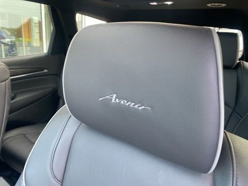 Used 2022 Buick Enclave Avenir w/ LPO, Floor Liner Package AWD/4WD image 9
