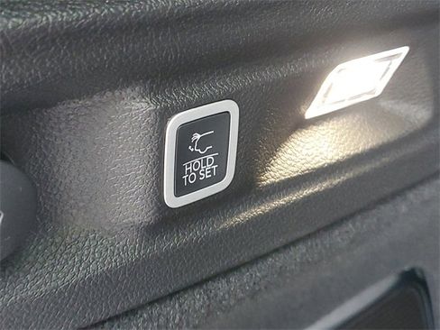 New 2026 Jeep Grand Cherokee L Summit image 9